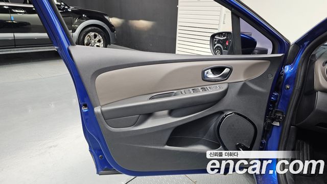 Renault Korea Clio Intens 2018 — фото 24