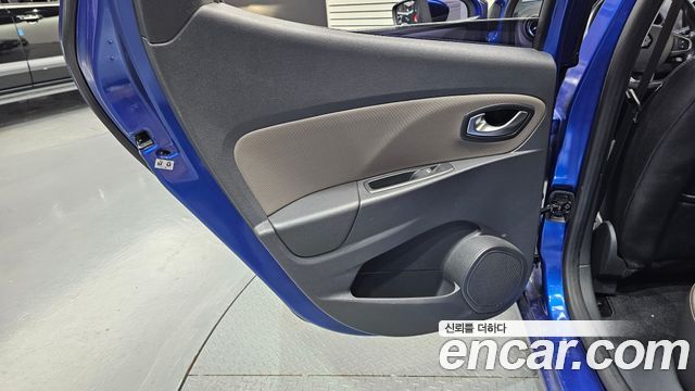 Renault Korea Clio Intens 2018 — фото 25