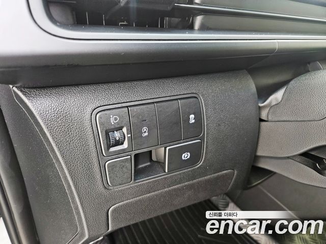 Hyundai Staria Cargo 3-Seater Smart 2023 — фото 20