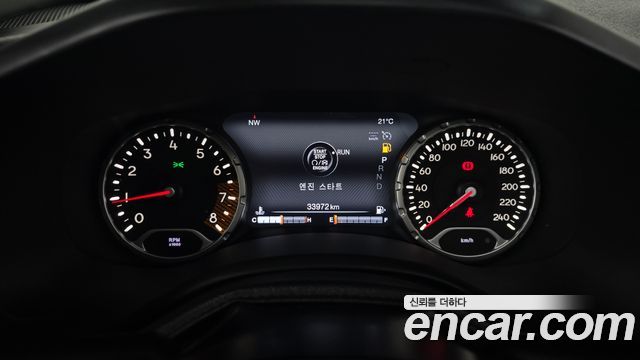 Jeep Renegade 2.4 Limited 2019 — фото 8