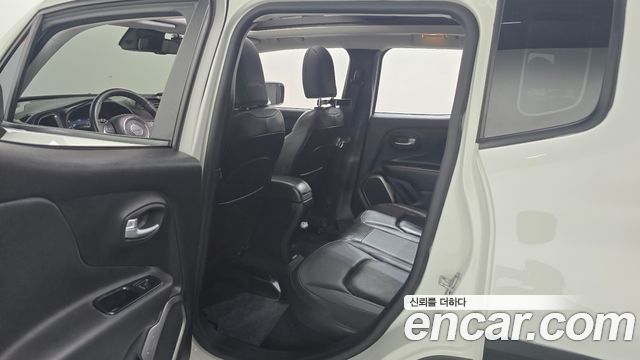 Jeep Renegade 2.4 Limited 2019 — фото 12