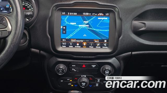 Jeep Renegade 2.4 Limited 2019 — фото 15