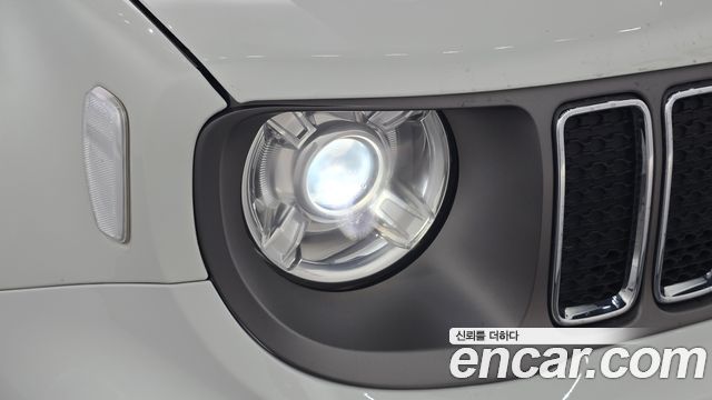 Jeep Renegade 2.4 Limited 2019 — фото 22