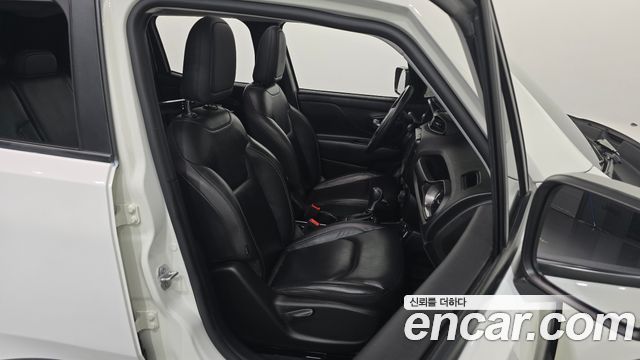Jeep Renegade 2.4 Limited 2019 — фото 26