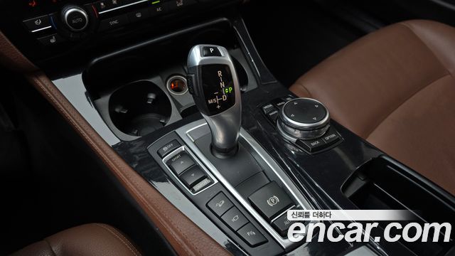 BMW 5 Series (F10) 520d xDrive M Aero Dynamic 2016 — фото 9