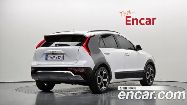 Kia Niro Signature 2022 — фото 2