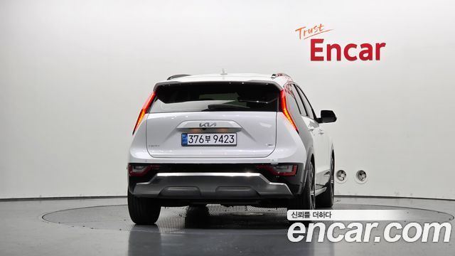 Kia Niro Signature 2022 — фото 4