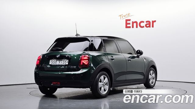MINI Cooper 5Door Standard 3rd 2019 — фото 2