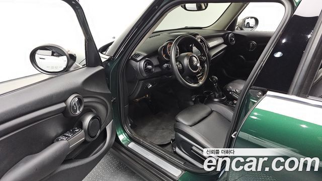 MINI Cooper 5Door Standard 3rd 2019 — фото 10