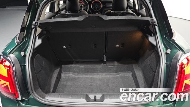 MINI Cooper 5Door Standard 3rd 2019 — фото 31