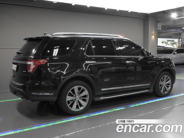 Ford Explorer 2.3 Limited 4WD 5th 2019 — фото 2