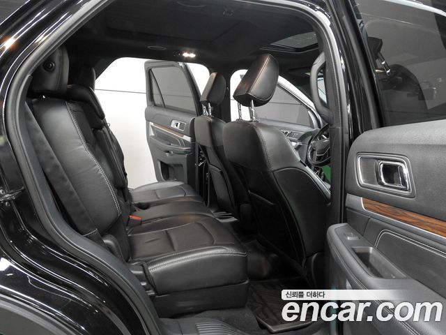 Ford Explorer 2.3 Limited 4WD 5th 2019 — фото 15