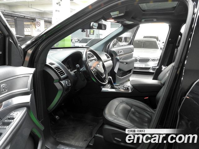 Ford Explorer 2.3 Limited 4WD 5th 2019 — фото 17