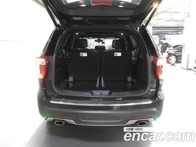 Ford Explorer 2.3 Limited 4WD 5th 2019 — фото 24