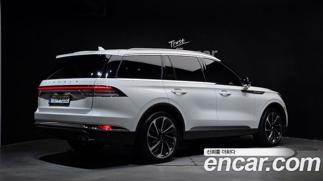 Lincoln Aviator (II) 3.0 Reserve  AWD 2021 — фото 2
