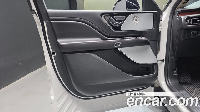Lincoln Aviator (II) 3.0 Reserve  AWD 2021 — фото 24