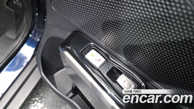 KG Mobility (SsangYong) Tivoli LX 2WD DLX 2015 — фото 17
