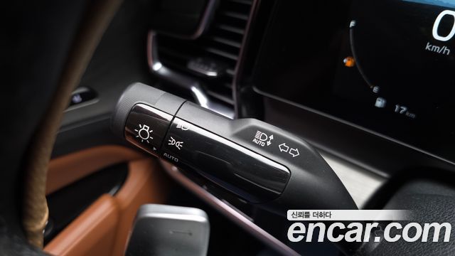 Kia Sportage (V) Gasoline 1.6 Turbo 2WD Signature 2023 — фото 18