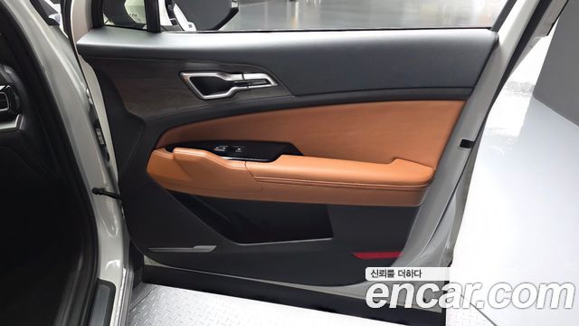 Kia Sportage (V) Gasoline 1.6 Turbo 2WD Signature 2023 — фото 24