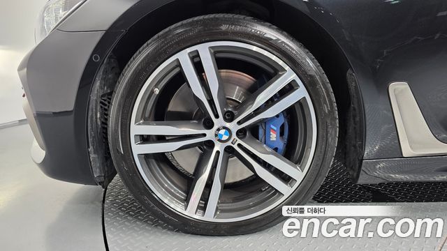 BMW 7 Series (G11) M760Li xDrive 2017 — фото 5