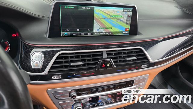 BMW 7 Series (G11) M760Li xDrive 2017 — фото 14