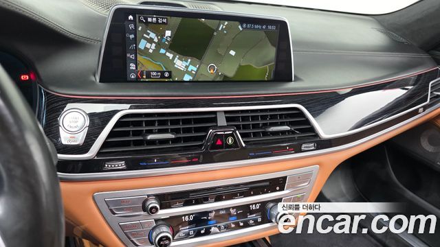 BMW 7 Series (G11) M760Li xDrive 2017 — фото 15
