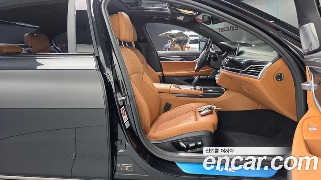 BMW 7 Series (G11) M760Li xDrive 2017 — фото 26