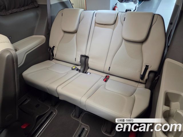 Kia Carnival (IV) Gasoline 7-Seater Hi Limousine Signature 2025 — фото 9