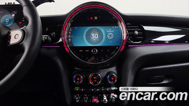 MINI Cooper Classic Plus 3rd 2024 — фото 18