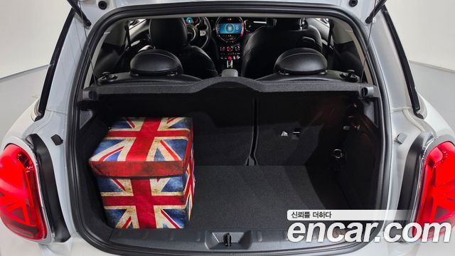 MINI Cooper Classic Plus 3rd 2024 — фото 19