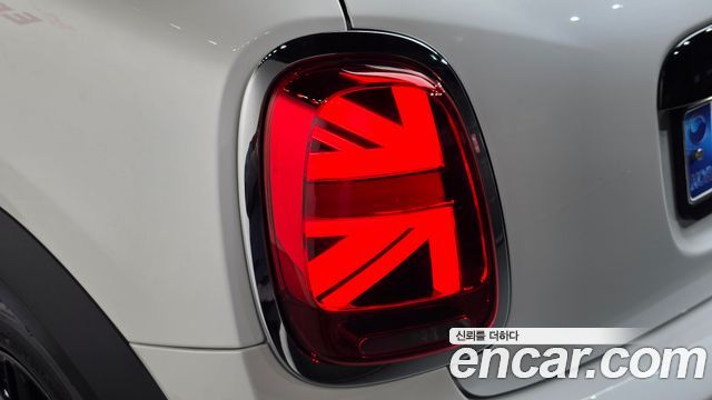 MINI Cooper Classic Plus 3rd 2024 — фото 29