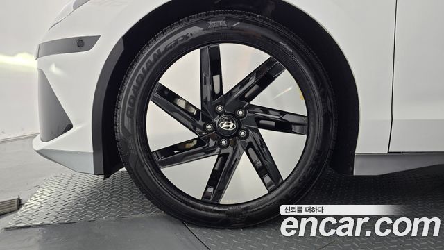 Hyundai Ioniq 6 Long Range Exclusive + 2023 — фото 5