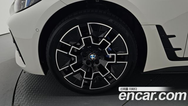 BMW i4 eDrive40 M Sports 2025 — фото 5