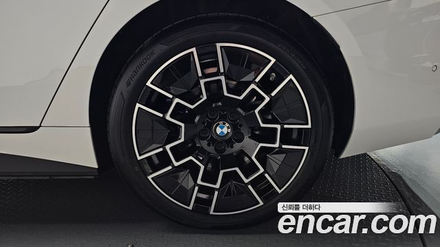 BMW i4 eDrive40 M Sports 2025 — фото 21
