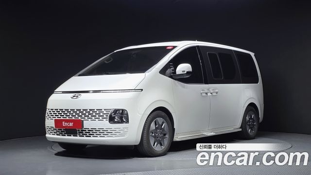 Hyundai Staria 4WD Tourer 11-Seater Modern 2023 — фото 1
