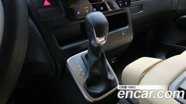 Hyundai Staria 4WD Tourer 11-Seater Modern 2023 — фото 9