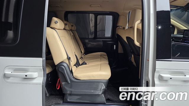 Hyundai Staria 4WD Tourer 11-Seater Modern 2023 — фото 12