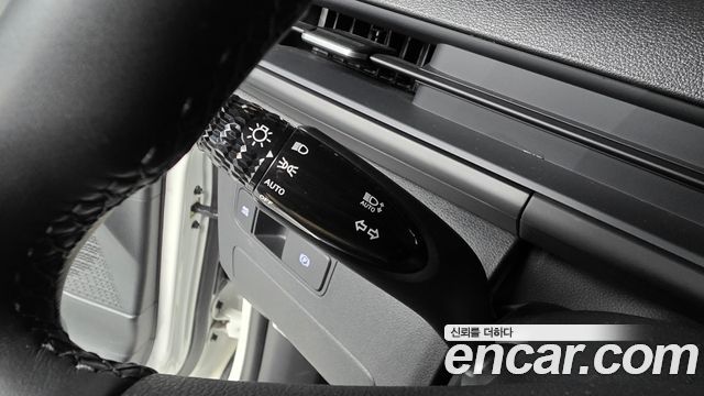 Hyundai Staria 4WD Tourer 11-Seater Modern 2023 — фото 18