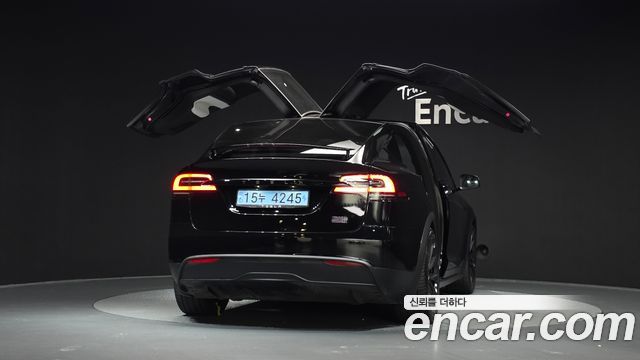Tesla Model X Plaid 2023 — фото 4