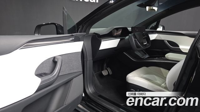 Tesla Model X Plaid 2023 — фото 10
