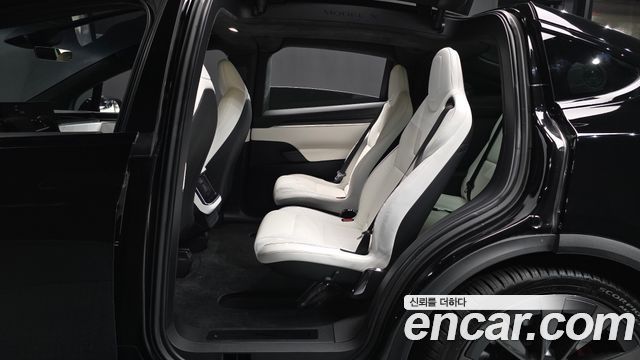 Tesla Model X Plaid 2023 — фото 16