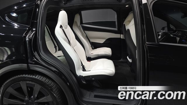 Tesla Model X Plaid 2023 — фото 32