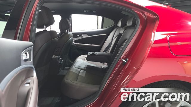 Genesis G70 Gasoline 2.0T 2WD 2023 — фото 12