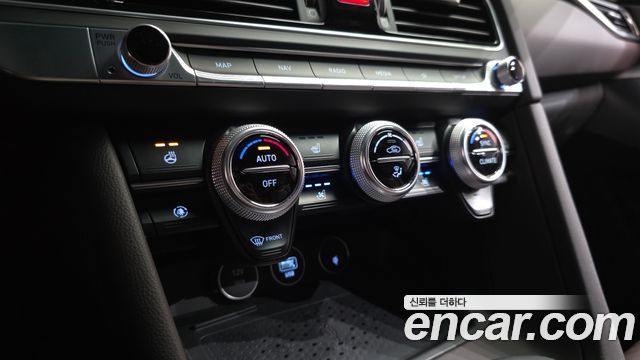 Genesis G70 Gasoline 2.0T 2WD 2023 — фото 35