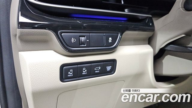 Kia Carnival (IV) HEV 9seater Signature 2026 — фото 15