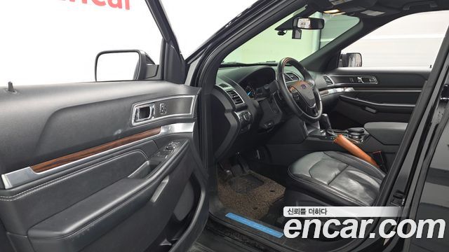 Ford Explorer 2.3 Limited 4WD 5th 2017 — фото 10