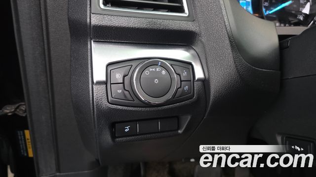Ford Explorer 2.3 Limited 4WD 5th 2017 — фото 18