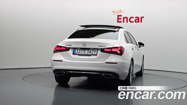 Mercedes-Benz A-Class (W177) A250 4MATIC Sedan 2021 — фото 4