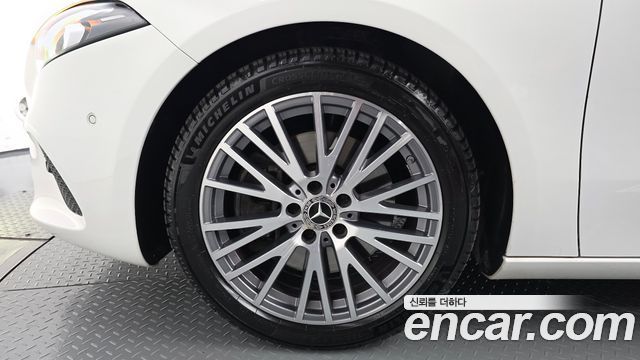Mercedes-Benz A-Class (W177) A250 4MATIC Sedan 2021 — фото 5