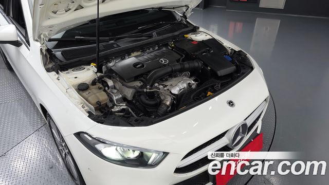 Mercedes-Benz A-Class (W177) A250 4MATIC Sedan 2021 — фото 6